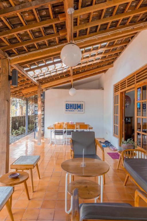 Bhumi Hostel Yogyakarta Ngoại thất bức ảnh