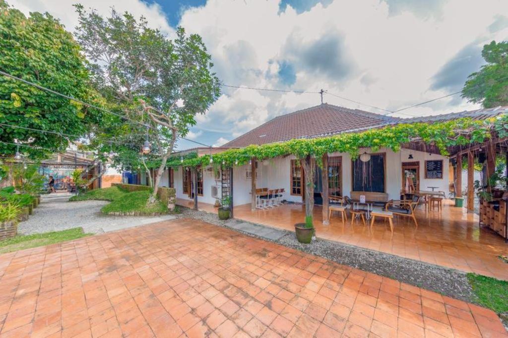 Bhumi Hostel Yogyakarta Ngoại thất bức ảnh