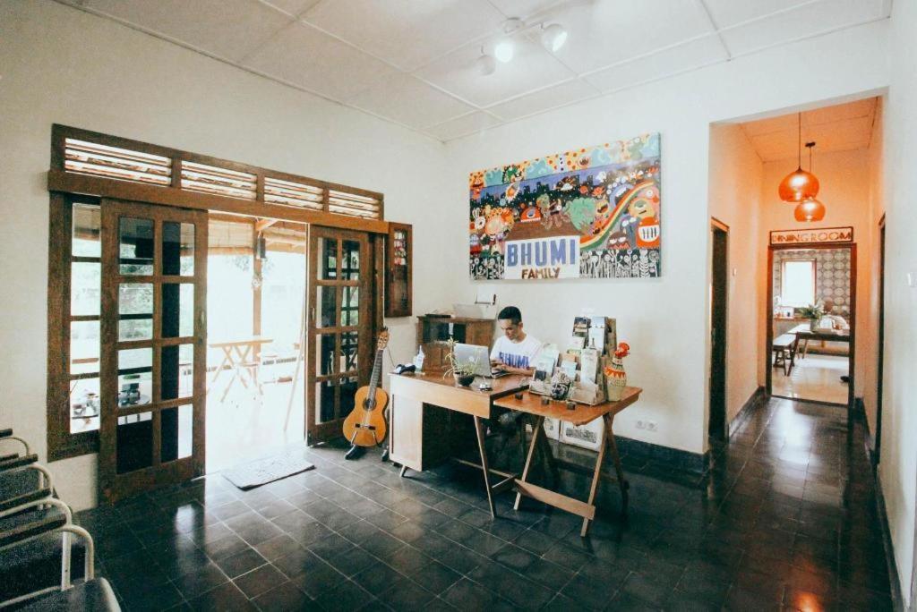 Bhumi Hostel Yogyakarta Ngoại thất bức ảnh